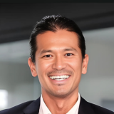 前田 謙一郎 氏